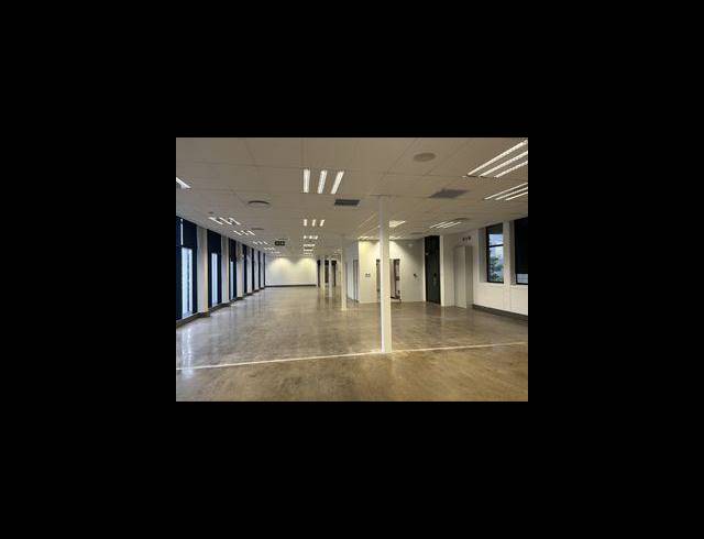 304M² OFFICE TO LET IN WESTVILLE